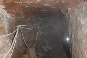 A-previous-tunnel-dug-for-a-ATM-robbery-3263335