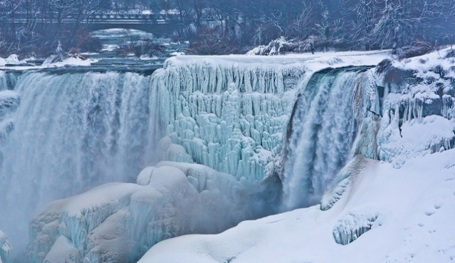 Niagara-fall-frozen